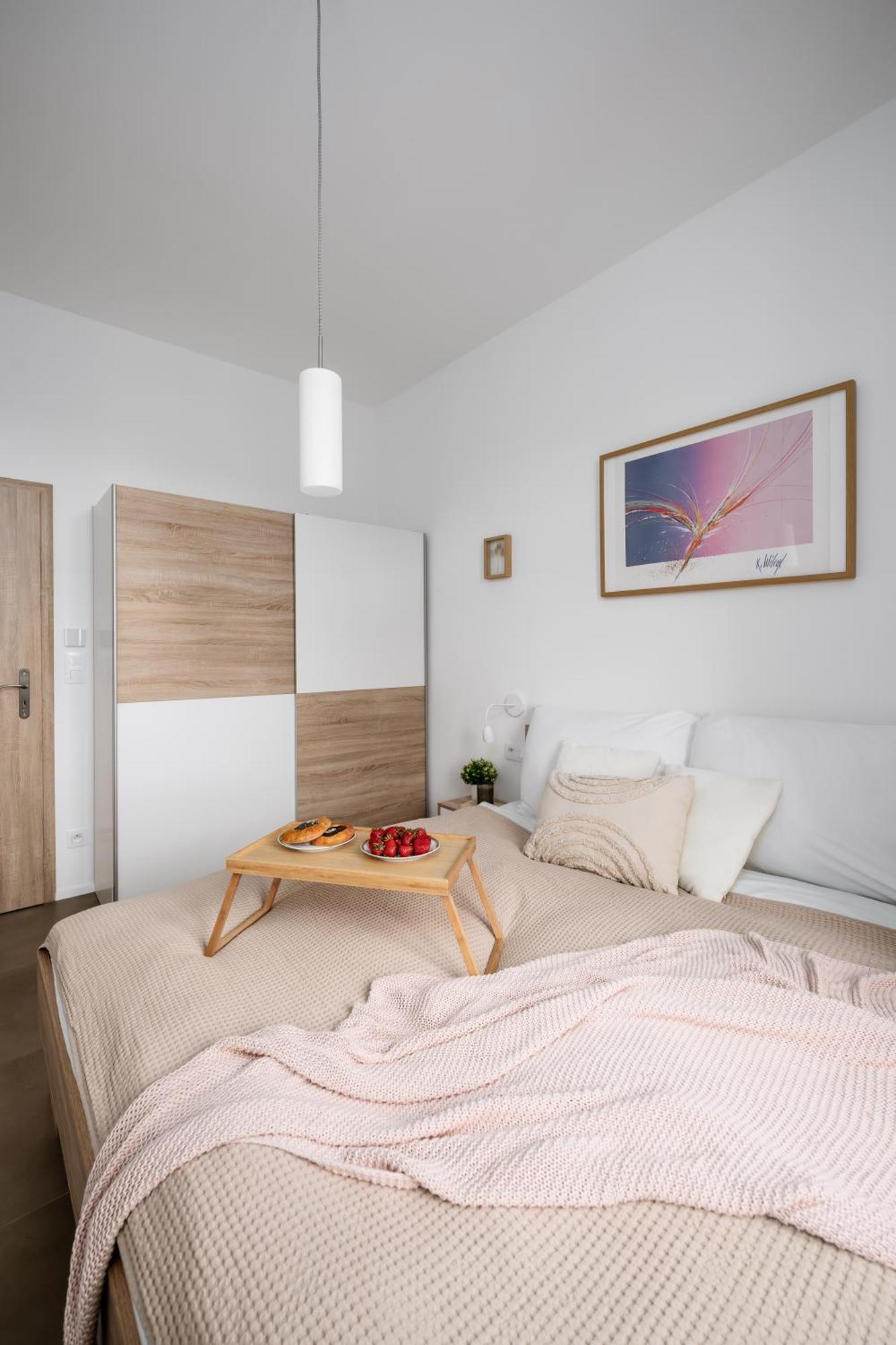Days - Modern 1bdr - Hip Area Appartamento Praga