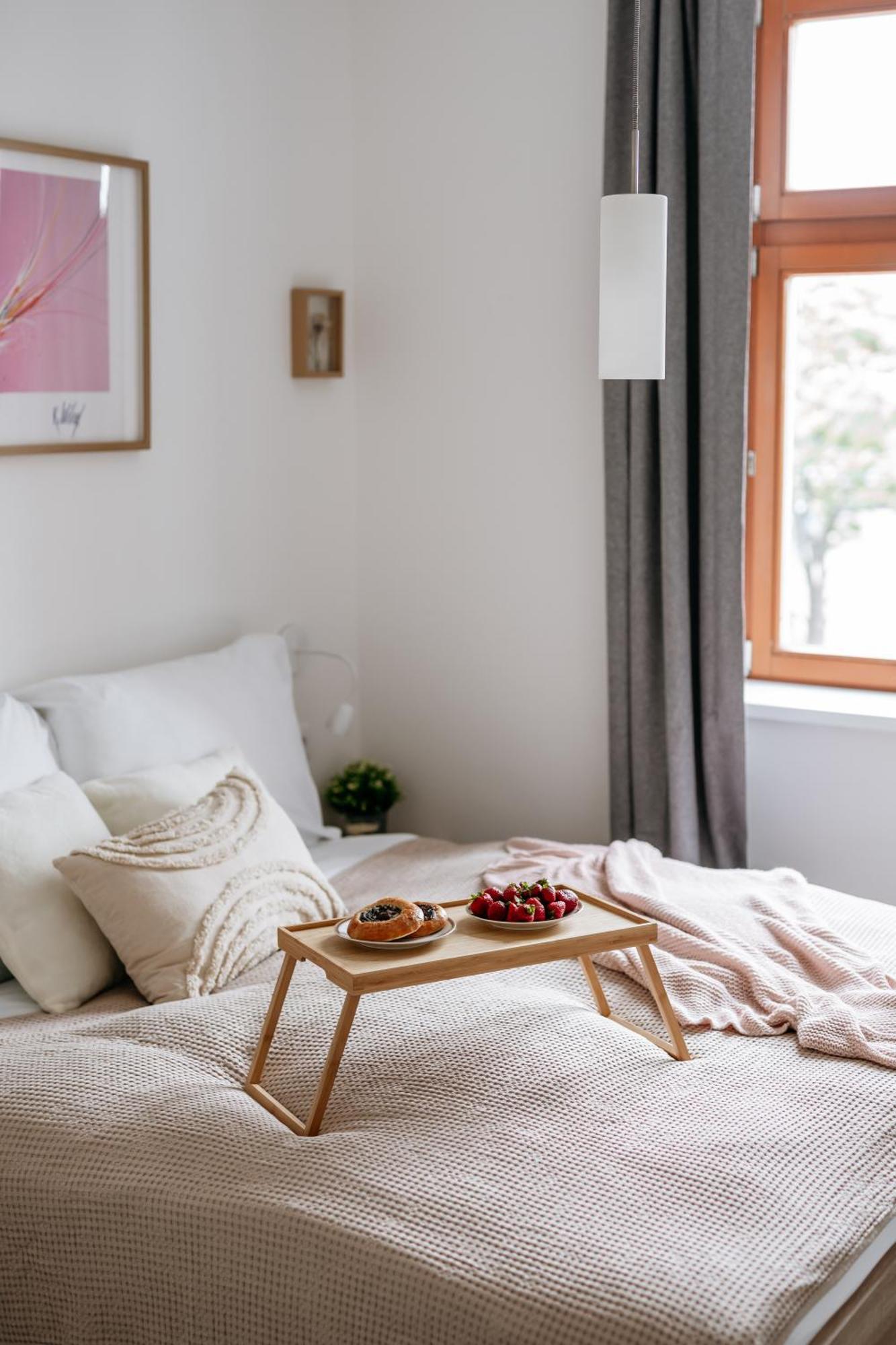 Days - Modern 1bdr - Hip Area