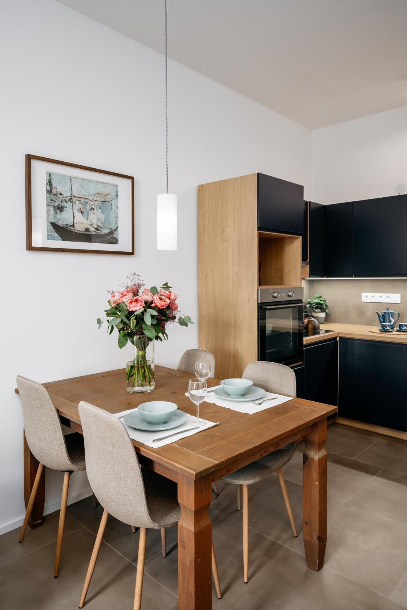 Days - Modern 1bdr - Hip Area * Praga