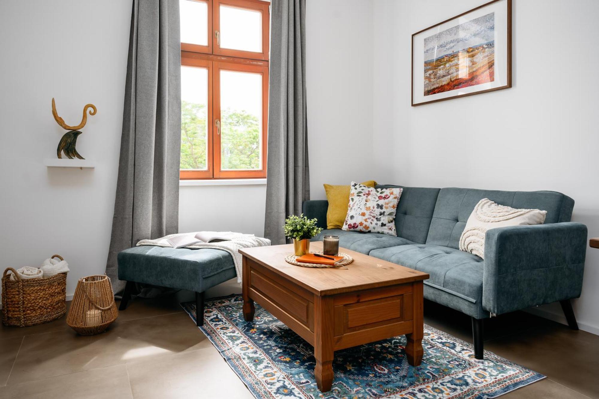 Days - Modern 1bdr - Hip Area